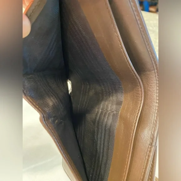 SALE!GUCCI Brown Canvass Compact Wallet with COA - Picture 4 of 7